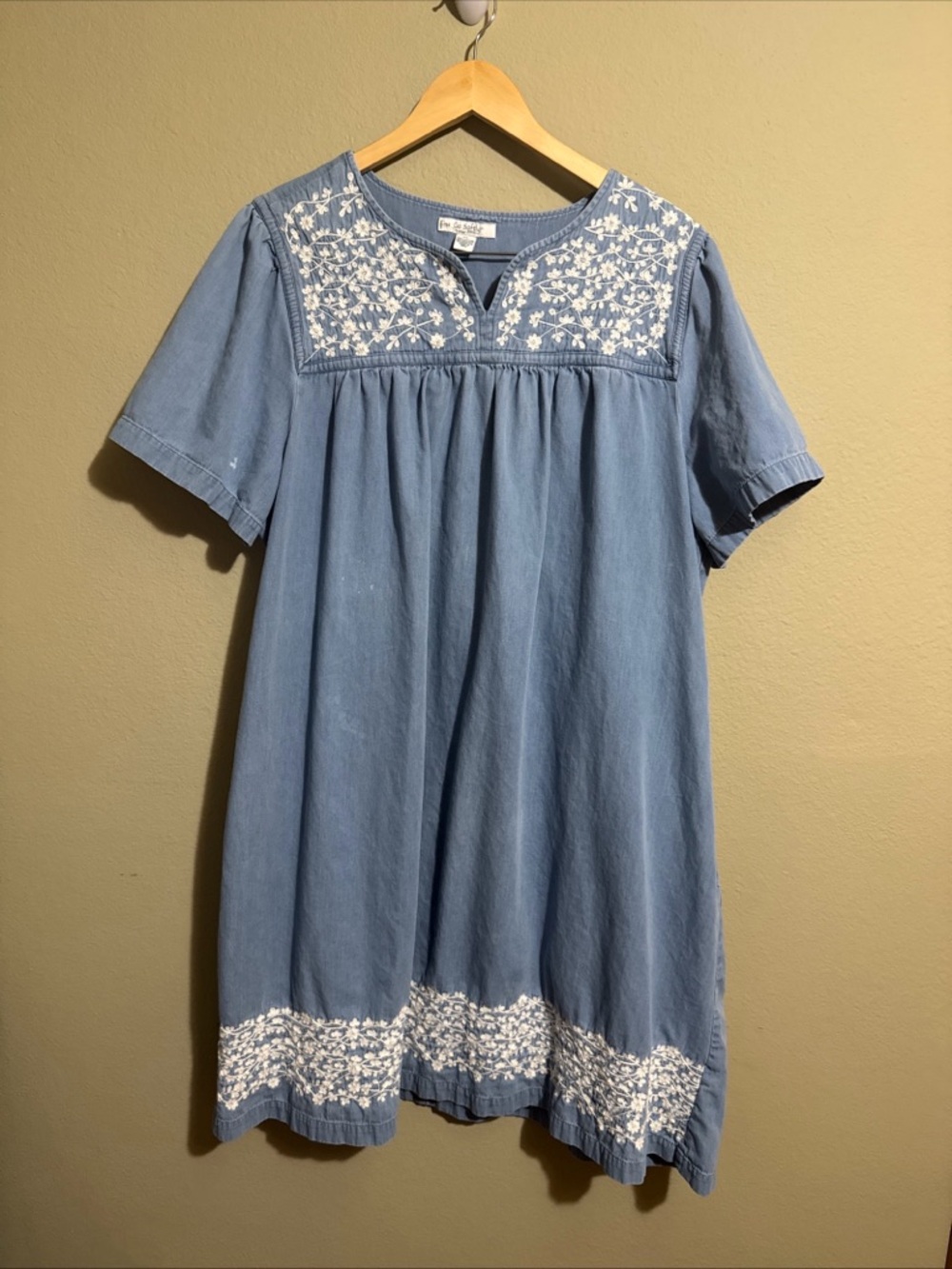 Womens Size XL Go Softly Patio Denim Embroidered Dress With Pockets